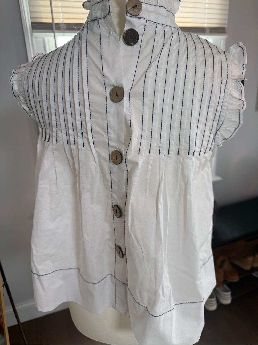 Women’s White Ruffled Mock Neck Blouse with Pinstripes NWOT SIZE Small - Picture 11 of 15